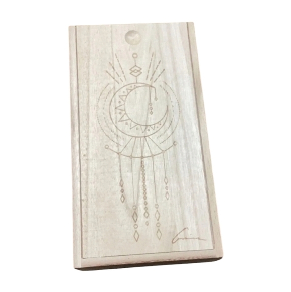 Aviva Stanoff Carved Gift Box of Sage and Crystals New - Picture 2 of 2